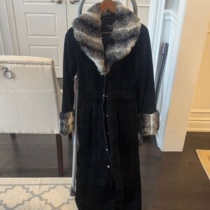 Women's Black Faux Fur-Trim Long Trench Coat